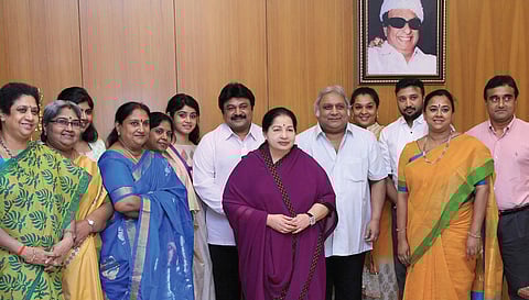 With Memorial for Sivaji Ganesan, Jayalalithaa Ends Congress Act