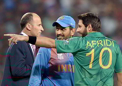 Former Pakistan T20 skipper Shahid Afridi along with Indian counterpart MS Dhoni during World T20 2016. | PTI