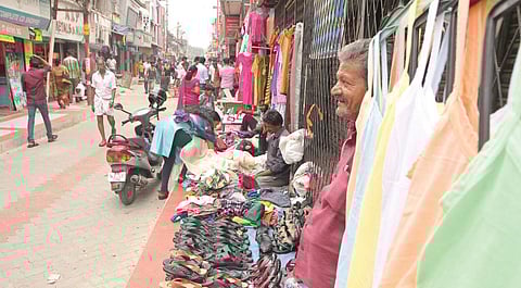 Small vendors in Kochi feeling cash crunch of demonetisation