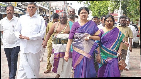 AIADMK leader Sasikala Natarajan (centre) at the Meenakshi Amman Temple in Madurai