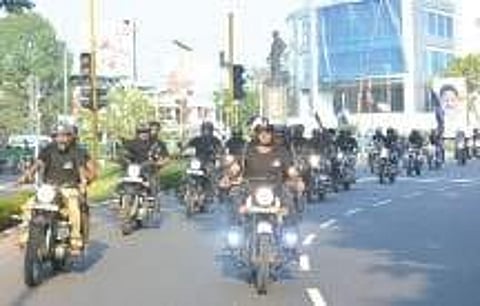 Students of Thiruvananthapuram Medical College take out a bike rally from Kowdiar to Shanghumugham to create awareness on wearing helmet on Sunday | Express