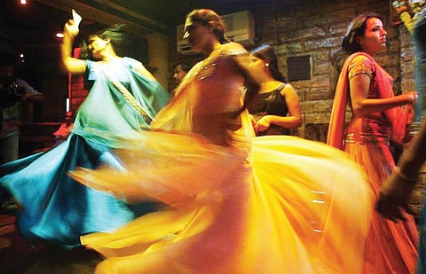 Maharashtra Goes to House to Bar Dance Bars