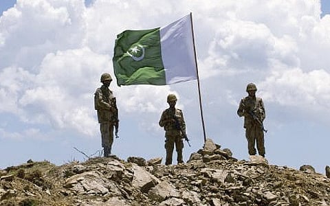 Pakistan Army Slams its Own Generals, Praises Indian Bureaucracy