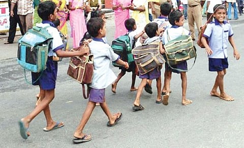 Thanks to heavy school bags, 68 percent of children in India run risk of backaches and hunchbacks