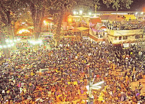 The crowded Sabarimala Lord Ayyappa temple on the eve of Makaravilakku on Friday | SHAJI VETTIPURAM