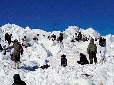 Five soldiers were trapped under snow at a forward post in Machhil in Saturday but were rescued by avalanche rescue teams. | PTI File Photo
