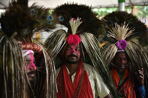 People performed puja in their homes and visited temples to offer prayers to Goddess Durga on the occasion of 'Vijaya Dasami'. (EPS | R Satish Babu)
