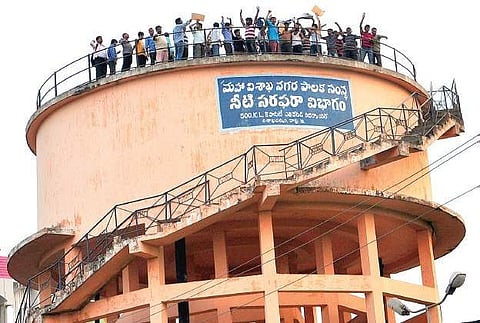 The Centre proposing a charge on extraction of ground water (File | ESP)