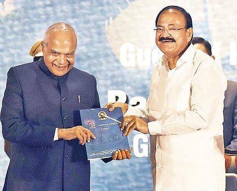 Banwarilal Purohit and Venkaiah Naidu at the event