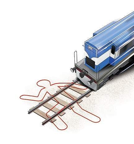 SSC student throws himself before train fearing parents’ ire