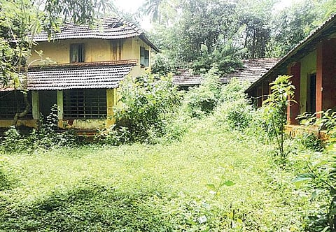 Sarvodaya Sangham wears an abandoned look | Prasad K Shoranur