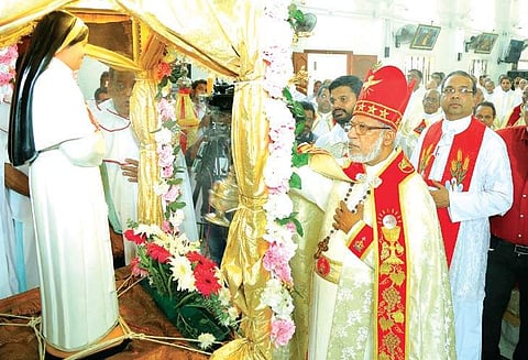 Cardinal George Alencherry blessing the statue of Sr Rani Maria at St Mary’s Basilica in Kochi on Saturday