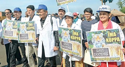 Doctors protesting near Suvarna Vidhana Soudha in Belagavi I Rajesh Sadare