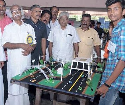 Minister Kadannappally Ramachandran viewing the exhibits at Sasthramela 2017-18.