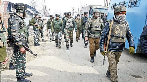 Security personnel leave after an encounter with militants at Hajin in Bandipora district of North Kashmir. (File | PTI)