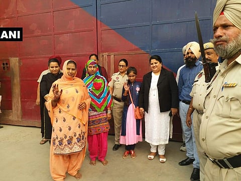 11yr old Pak national Hina released from Amritsar jail along with mother Fatima& aunt Mumtaz,were arrested decade ago on smuggling charges. | ANI Twitter