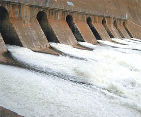 Water gushing out of Mettur dam. (File | photo)