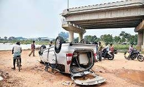 The car fell from the flyover at Karanodai near Red Hills | P Jawahar