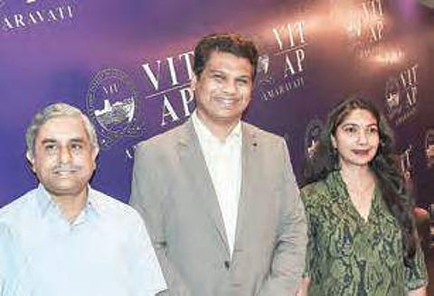 V-P, Naidu to inaugurate VIT building