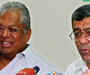 Top tennis official Anil Khanna(R)