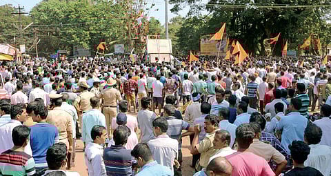 To control the mob, police resorted to lathi-charge in Kumta. All shops remained closed and bus service was halted | Express