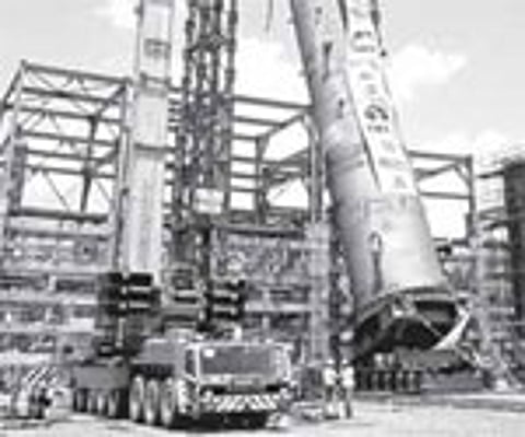 The 750-tonne mega reactor being installed at BPCL Kochi Refinery on Thursday(EPS | Jipson Sikhera)