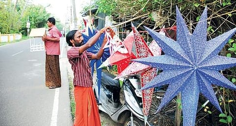 Paper stars kept for sale at Chellanam K Shijith