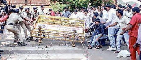 BCs try to lay siege to the Collectorate in Eluru on Tuesday | Express