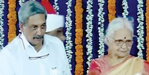 Manohar Parrikar with Goa Governor Mridula Sinha after the swearing-in ceremony in Panaji