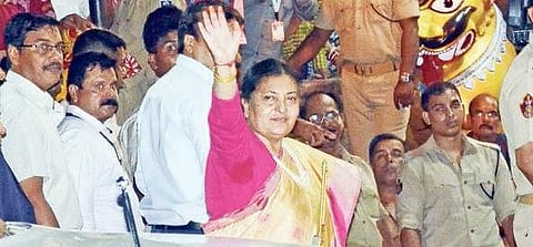 President of Nepal Bidhya Devi Bhandari waves to the public in front of Lingaraj temple in Bhubaneswar on Thursday | Express