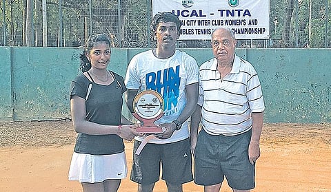 Besant Nagar Club's Ajai Selvaraj (centre) and B Nithya Raj (left)