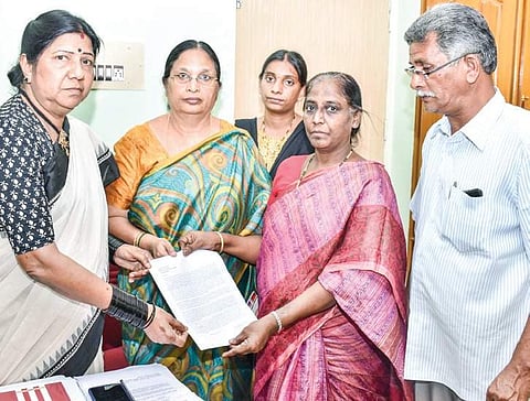 Ayesha’s parents submitting a representation to AP Women’s Commission chairperson Nannapaneni Rajakumari to re-inquire daughter’s murder| Express