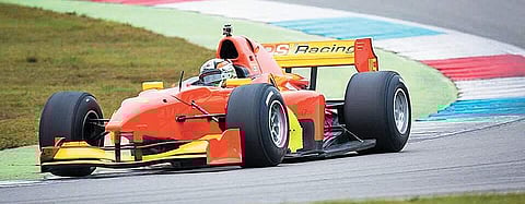 Mahaveer Raghunathan racing at an event