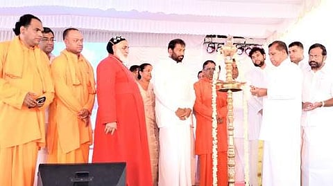 Sri Lankan Public Administration Minister Ranjit Madduma Bhandare inaugurating the 18th Nava Oli Jyotirdinam celebrations at the Santhigiri Ashram on Sunday