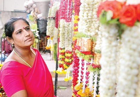 Vendors usually spend D200 a day to transport huge bags by luggage autos | Pushkar V