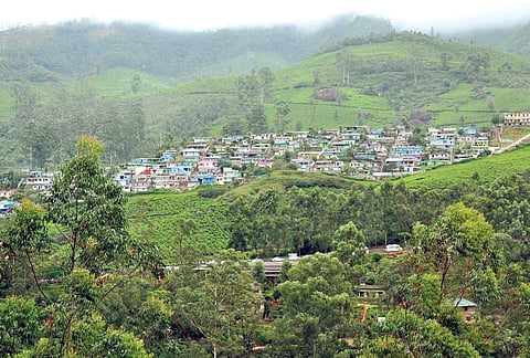 Munnar (EPS)