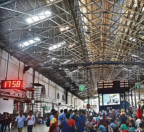 Gaps on the overhead shelter, covered by asbestos sheet, led to rainwater leakage into the main concourse area at Chennai Central railway station following heavy dounpour | D sampath kumar