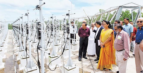 Union Minister Harsh Vardhan visiting the Advanced Centre for Atmospheric Radar Research at Cusat, after inaugurating the facility on Tuesday . (EPS)