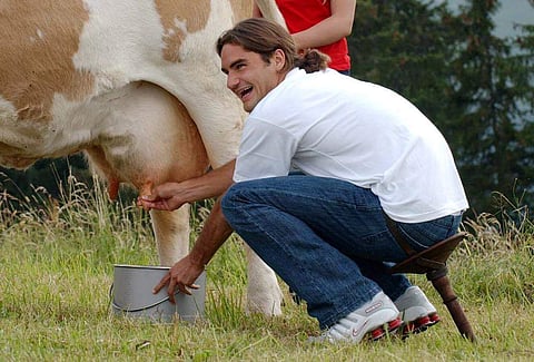 Federer milking Juliette