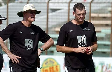 New Zealand cricketer Kyle Mills (R) and coach John Bracewell. (File photo | | AFP)