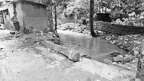 Odisha: Faulty drainage channels floods Acharya Vihar
