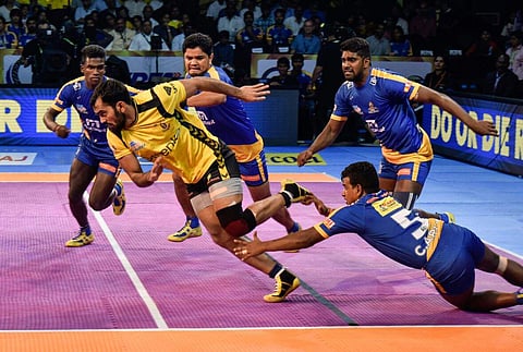 elugu Titans beat debutants Tamil Thalaivas 32-27 (EPS | Vinay Madapu)
