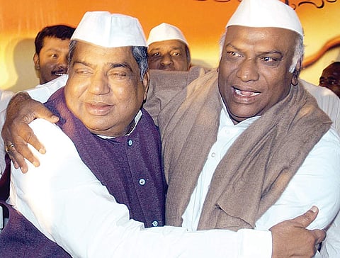 Dharam Singh and Congress leader Mallikarjun Kharge were friends for over four decades;
