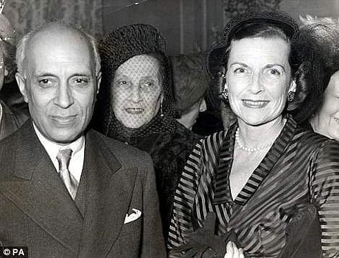 J.L Nehru with Edwina Mounbatten ( Photo courtesy Wiki)