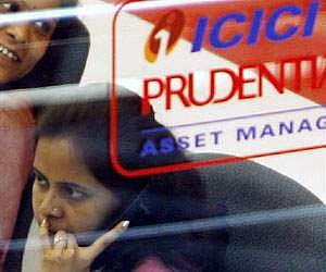 ICICI Prudential keen to buy Sahara Life Insurance