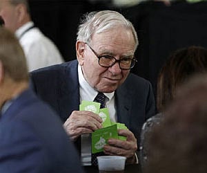 Elliot is exploring putting together a bid for the Texas power transmission company that would top Warren Buffett's $9 billion all-cash deal. (File |Reuters)