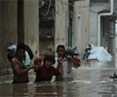 Water at a section of the Yuanjiang River has surged nearly seven metres in the past 24 hours.