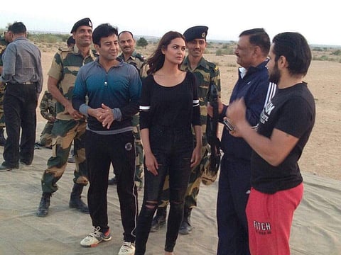 Bollywood actress Esha Gupta with BSF officials. (Express Photo | Vikram Sharma)