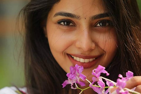 Aishwarya Lekshmi makes her debut opposite Nivin Pauly in 'Njandukalude Naattil Oridavela'. (Photo|facebook.com/hasif.hakeem)
