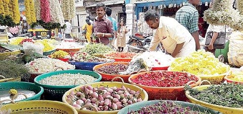 Flowers for sale at a shop in Chalai kaviyoor Santhosh